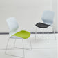 Moderne gaststoel met wit frame, kunststof conferentiestoel met middenrug