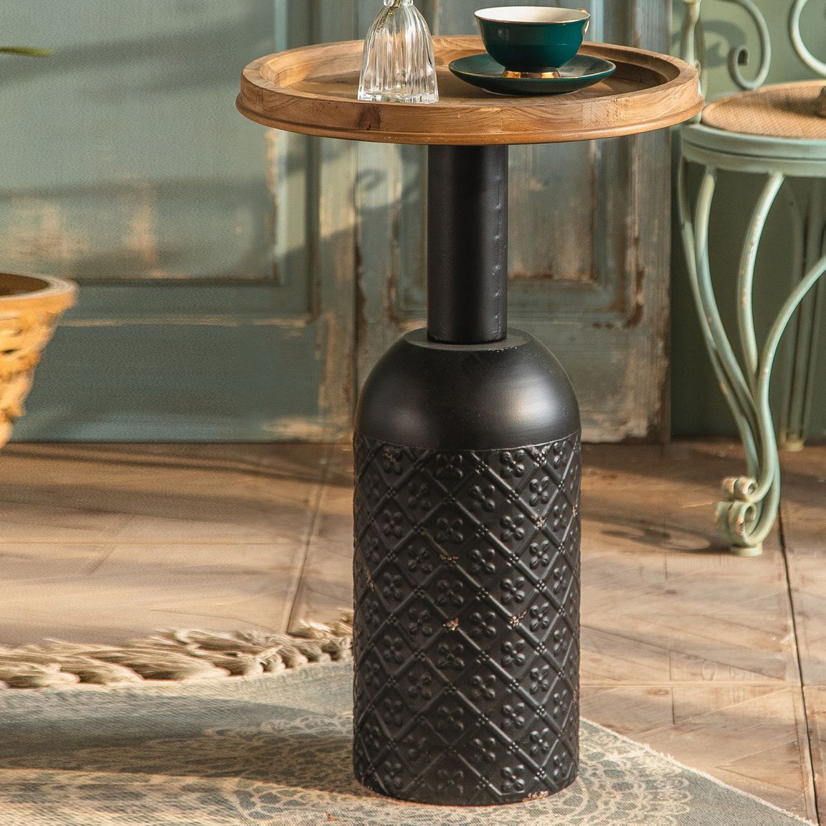 French Country Style Pedestal Base Base Round Old Solid Wood Table