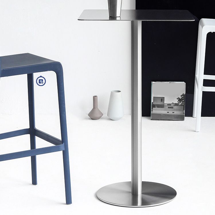 Contemporary Bar Dining Table Steel Bar Height Cocktail Table with Pedestal Base in Silver Clearhalo 'Bar Furniture' 'Bar Tables' 'bar_tables' 'furn' 'furn_bar_tables' 'Furniture' 'furniture_bar_tables' 'Kitchen & Dining Furniture' 'kitchen&dining_furn' 'kitchen' 1200x1200_c21807bc-ea90-43d0-98ee-8cf46bb0b32a