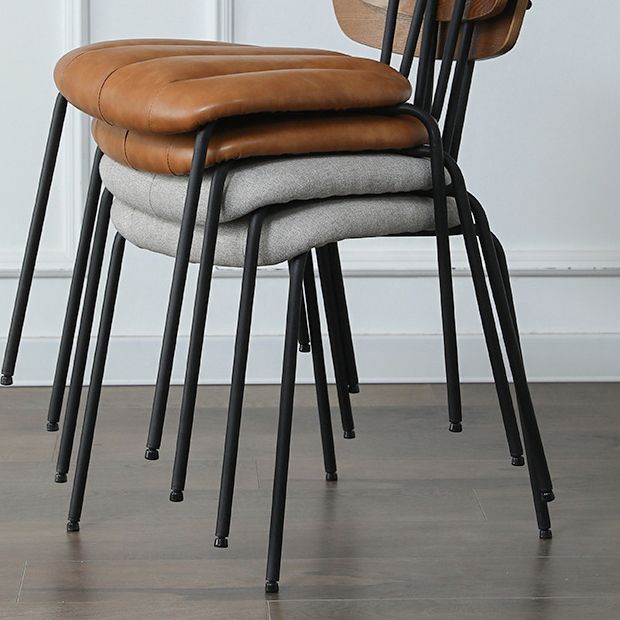 Silla lateral de silla de comedor apilamiento de la casa contemporánea