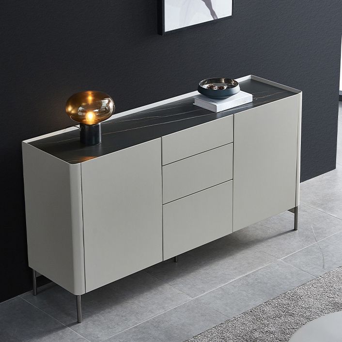 Server da pranzo in pietra grigia e buffet in legno con cassetti