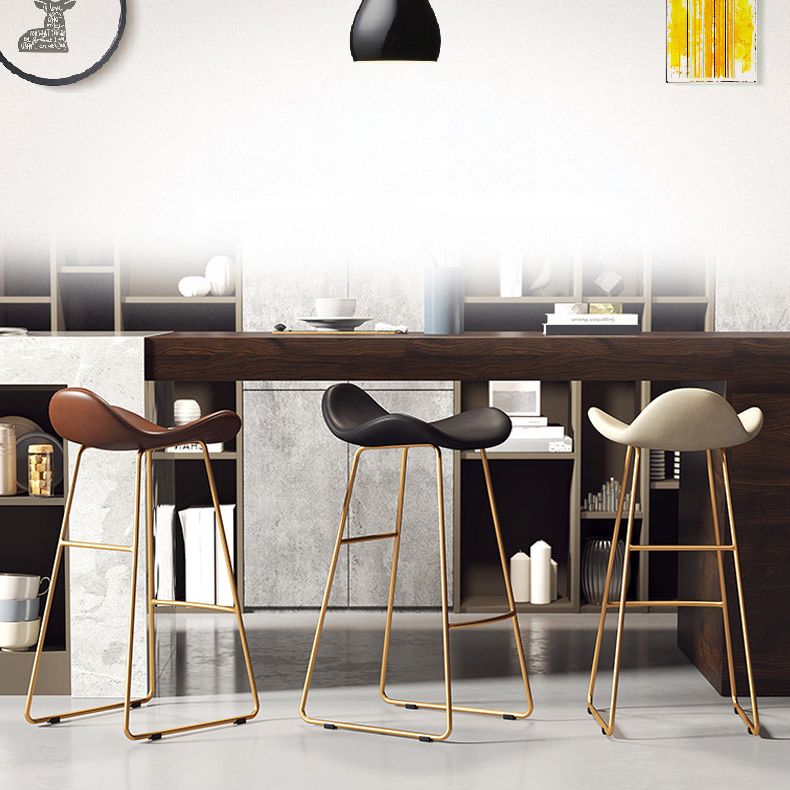 Glam Leather Bar Stools Patio Bar Stool with Iron Legs and Low Back Clearhalo 'Bar Furniture' 'Bar Stools' 'bar_stools' 'furn' 'furn_bar_stools' 'furniture_bar_stools' 'Kitchen & Dining Furniture' 'kitchen&dining_furn' 'kitchen' 'kitchen_furn' Furniture' 1200x1200_c25a8b37-99fd-4205-bc93-1861d7f558d2