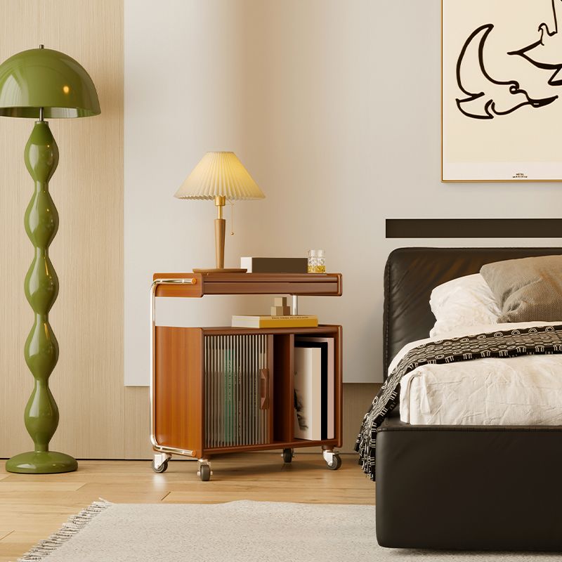 Mid eeuwen Moderne bijzettafeltje Dubbele laag houten accent bijzettafel met plank