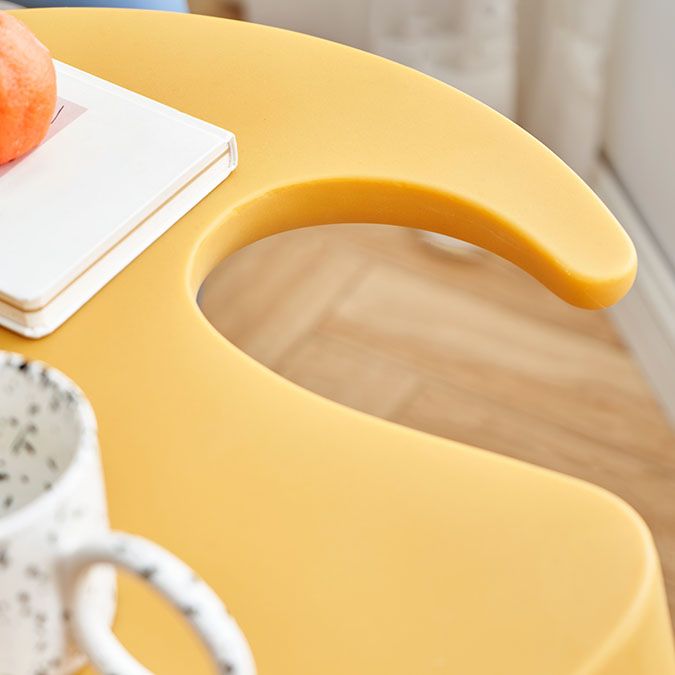 Naturally Shaped Accent Side Table Plastic C Side Table Side End Snack Table Clearhalo 'Coffee & Accent Tables' 'End & Side Tables' 'end_side_tables' 'furn' 'furn_end_side_tables' 'Furniture' 'Living Room Furniture' 1200x1200_c2de49b9-4329-460a-89f6-25956c75f71e