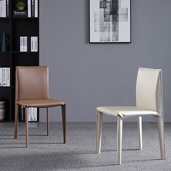 Eigentijdse eetkamerstoelen van kunstleer, armloze stoelen met metalen onderstel