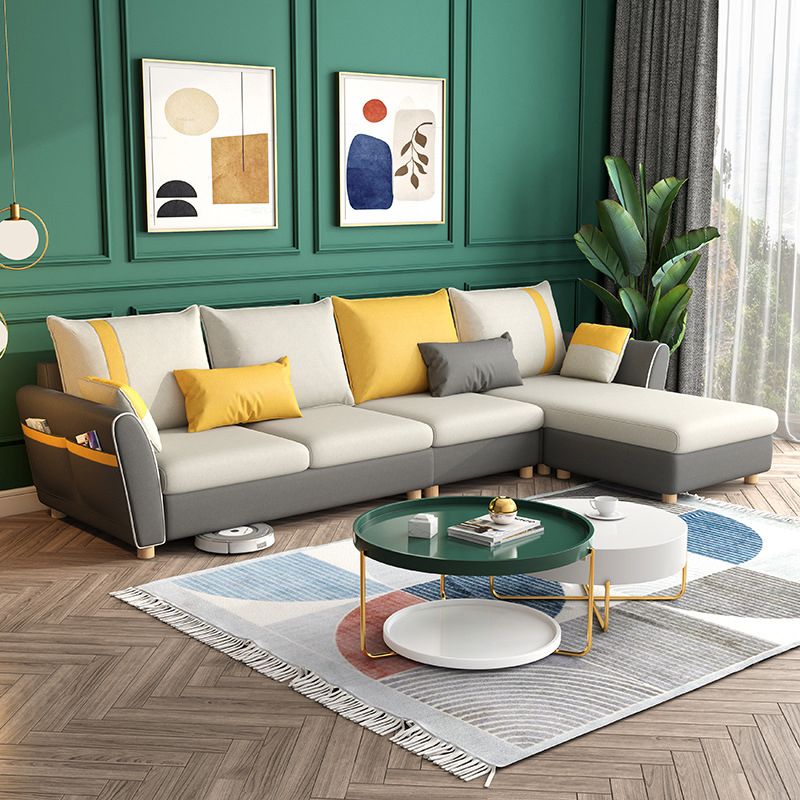 Pelle finta scandinava sezionale con quattro cuscini indietro e conservazione