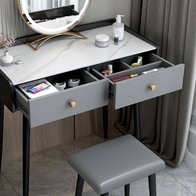 Hedendaagse stenen ijdelheid, opslaglade met ontlasting, zwart/wit