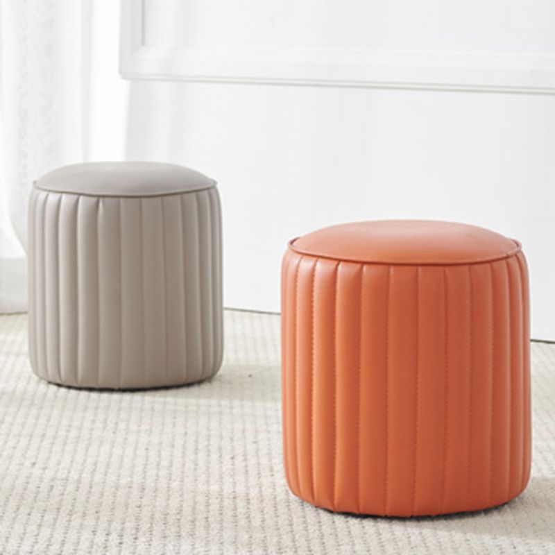 Pouf contemporaneo resistente all'acqua rotonda in pelle arancione ottomana