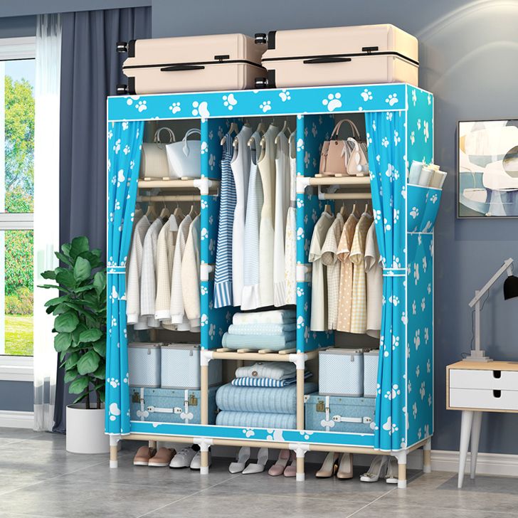 Armadio in legno massiccio di guardaroba in stile contemporaneo con gambe