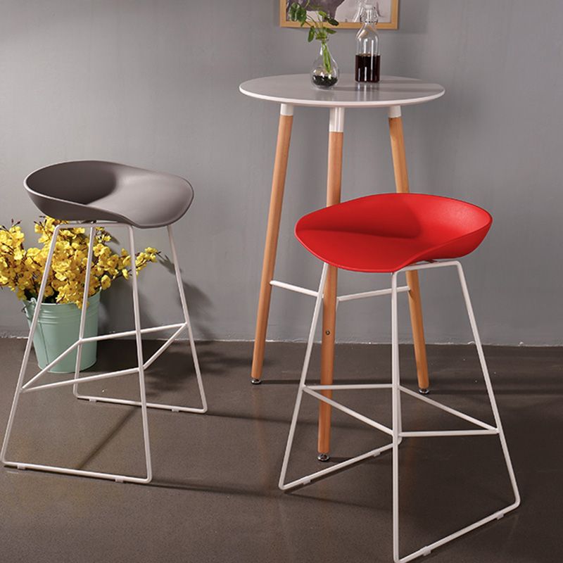 Contemporary Counter Bar Stool Bucket Bar Stool with Footrest Iron Base Clearhalo 'Bar Furniture' 'Bar Stools' 'bar_stools' 'furn' 'furn_bar_stools' 'furniture_bar_stools' 'Kitchen & Dining Furniture' 'kitchen&dining_furn' 'kitchen' 'kitchen_furn' Furniture' 1200x1200_c46a15c3-20a9-4042-ab54-a23599a33c93