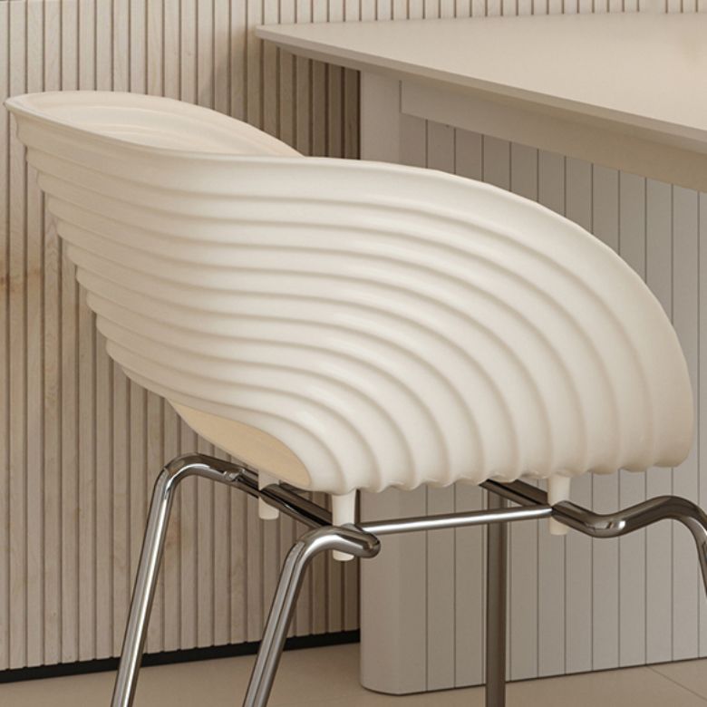 Silla de comedor interior con base metálica de plástico industrial para el hogar