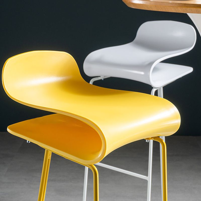 Barrestador de espalda baja y taburete de mostrador de contador acrílico interno moderno