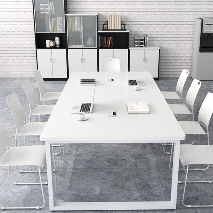 Eigentijdse kantoorbureau gefabriceerd hout rechthoek schrijfbureau