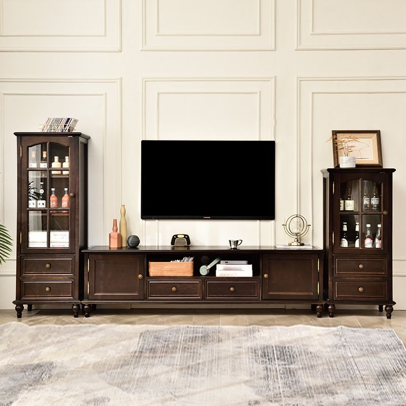 Traditionele vaste houten vloer fleshouder met plank in bruin