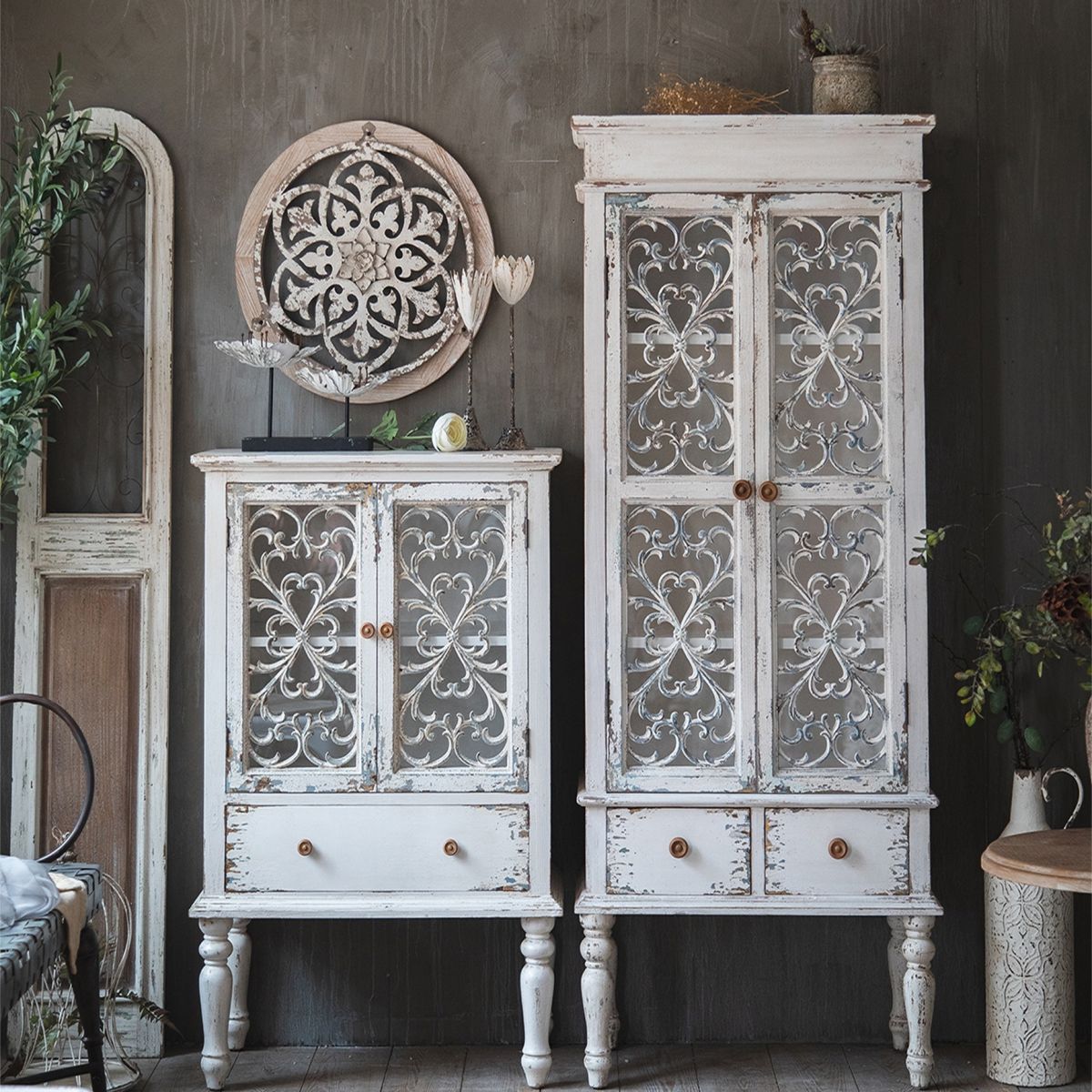 Traditional Wood Display Stand Glass Doors Storage Cabinet with Doors for Living Room Clearhalo 'Display & China Cabinets' 'display_china_cabinets' 'furn' 'furn_display_china_cabinets' 'Furniture' 'Kitchen & Dining Furniture' 1200x1200_c4d4f211-6c6a-49c0-8be7-780bd6ea28d0