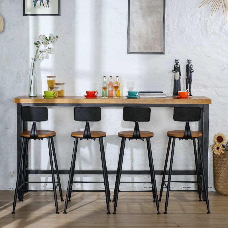 Tavolo da bar in legno a pino a pino a pino a pino in legno a pino.