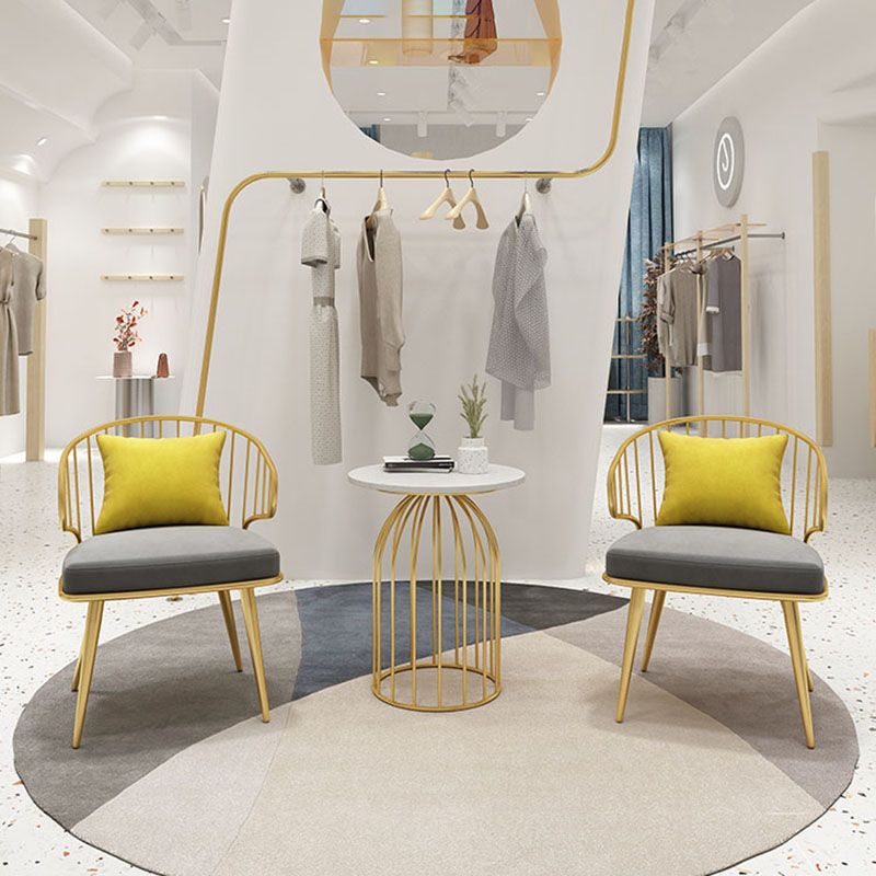 スカンジナビアスタイルのウィンザーバックチェアアームレス布張りサイドチェア