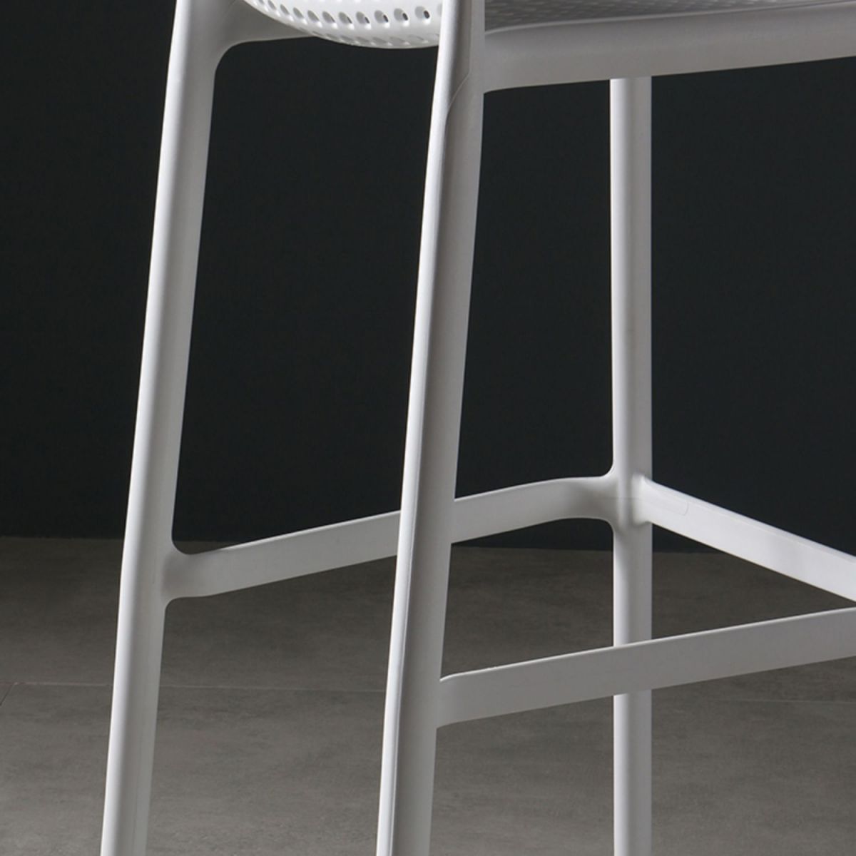 Plastic Scandinavian Kitchen Dining Room Stool Low Back Armless Bar Stool Clearhalo 'Bar Furniture' 'Bar Stools' 'bar_stools' 'furniture_bar_stools' 'Kitchen & Dining Furniture' 'kitchen&dining_furn' 'kitchen' 'kitchen_furn' Furniture' 1200x1200_c5c039f2-65c7-4532-8084-90b6626b5039
