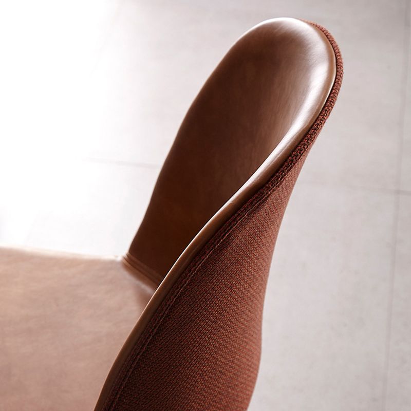 屋内サイドチェアレザーダイニングルーム用モダンなダイニングチェア