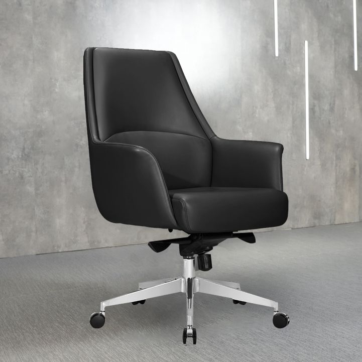 Silla de tareas de cuero de imitación ergonómica con brazos acolchados silla de oficina contemporánea