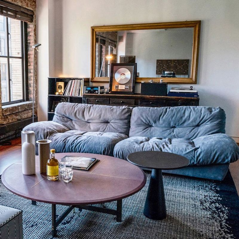 モダンスタイルの松の素材ベースクロスアート＆ディアスキンブルー長方形のアームレストソファ