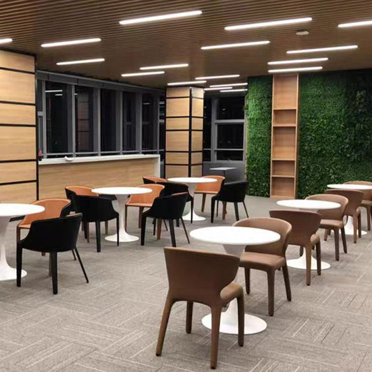 モダンなスタイルアームチェアウィングバックレザーダイニングチェアホーム用