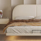 Marco de cama contemporáneo de espuma de cama estándar de color sólido con cabecera tapizada