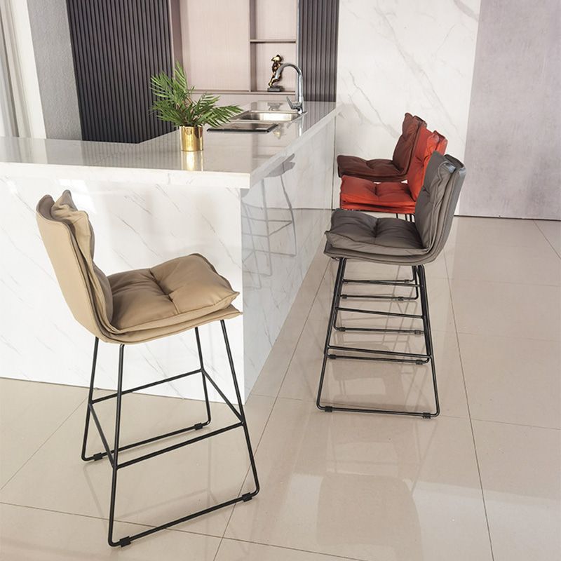 Modern Faux Leather Counter Stool Bar-height Bar Stool with Black Frame Clearhalo 'Bar Furniture' 'Bar Stools' 'bar_stools' 'furn' 'furn_bar_stools' 'Furniture' 'Kitchen & Dining Furniture' 1200x1200_c71b7cba-af00-4343-8faf-3adb81e5e0d9