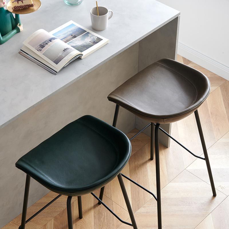 Barra posteriore e sgabelli da barra industriale a poggiapiedi in metallo sgabello da bar in metallo