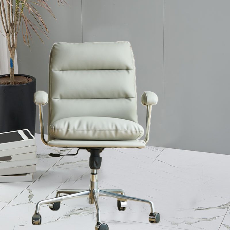 Silla de oficina de armas fija moderna Mecanismo de inclinación de cuero Silla de escritorio ergonómico