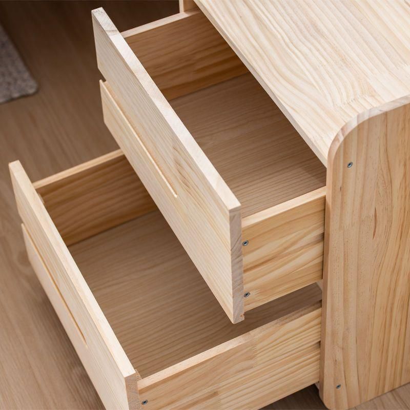 Nightand de table à accentuation de pin scandinave 20 'avec des tiroirs