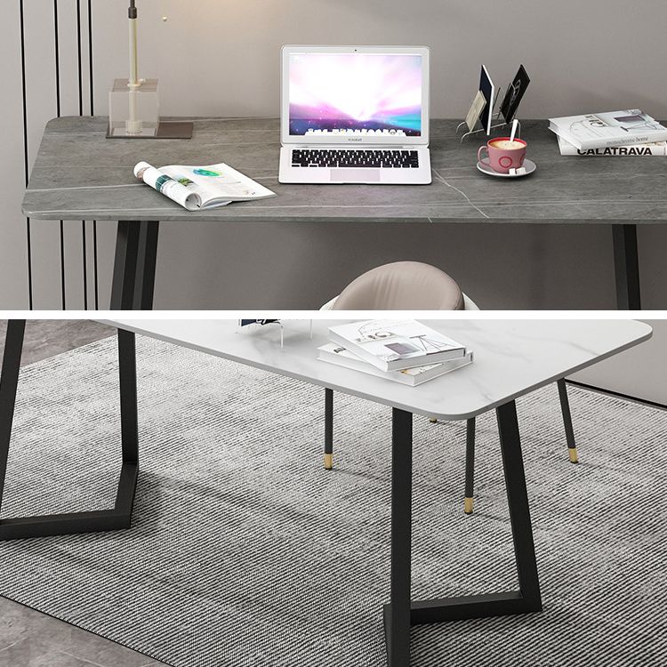 Bureau de bureau en marbre industriel et bureau d'écriture de bureau avec des jambes en métal