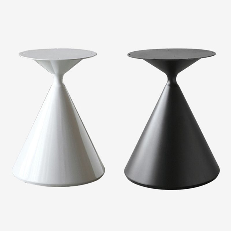 Modern Stone Round Table Matte Finish Pedestal Dining Table for Kitchen Clearhalo ' dining_table' 'Dining Tables & Seating' 'Dining Tables' 'furn' 'furn_dining_table' 'Furniture' 'furniture_dining_table' 'Kitchen & Dining Furniture' 'kitchen&dining_furn' 'kitchen' 'kitchen_dining_table' 1200x1200_c7f4b314-5dd5-41c5-9b97-c3fa36af5e75