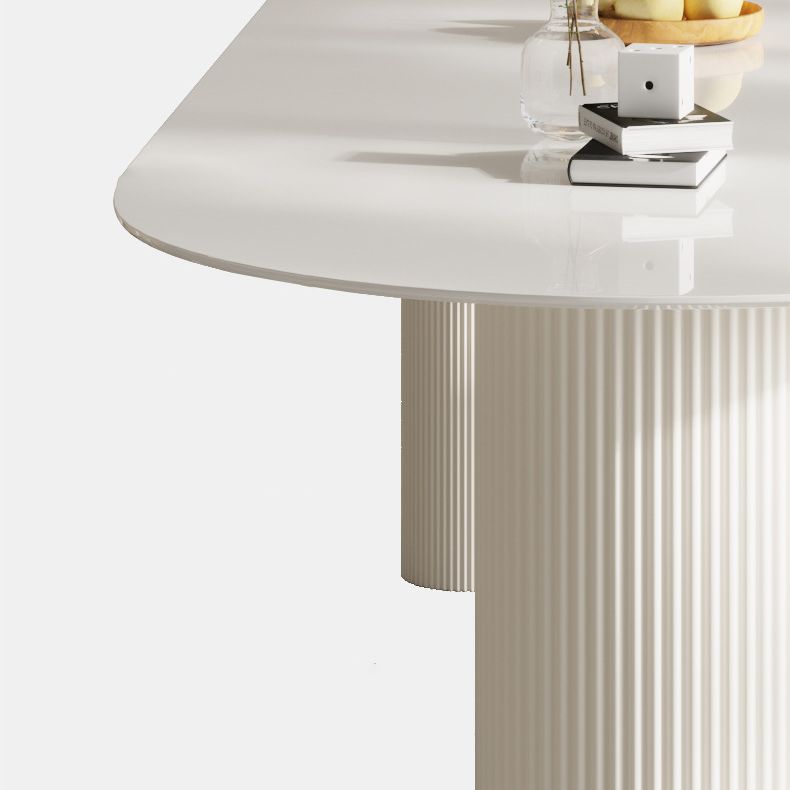 家のためのモダンなスタイルの白いダイニングテーブル焼結石のテーブル