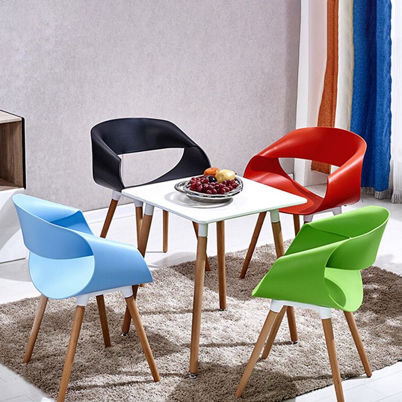 Silla de comedor estilo moderno Silla auxiliar con brazo de comedor y patas de madera