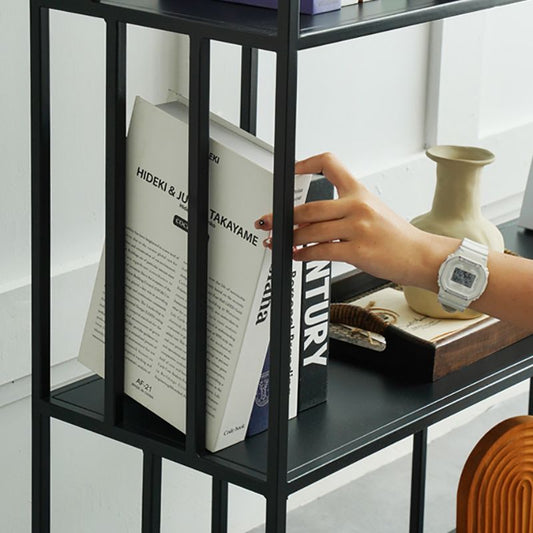 Libreria standard di libreria aperta in stile moderno con scaffali