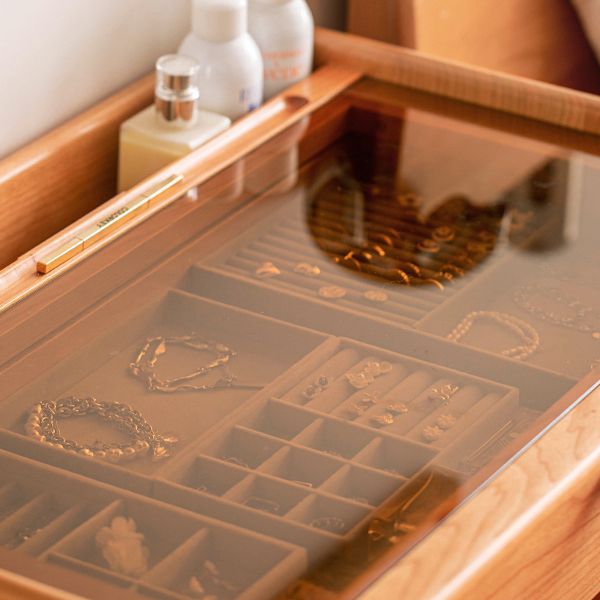 Skandinavische Schubladen Schminktisch Massivholz Kommode Spiegelte Waschtisch -Set