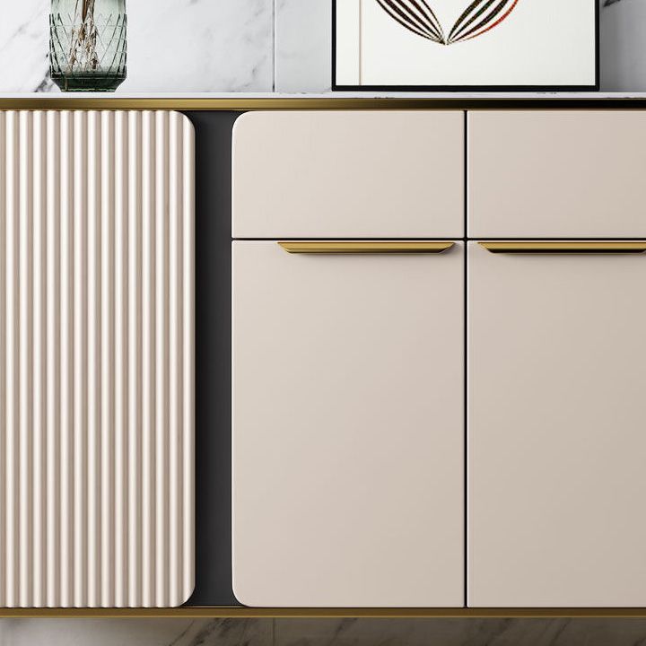 Scheda laterale per scaffalature regolabili in pietra di credenza in stile glam con armadi e cassetti