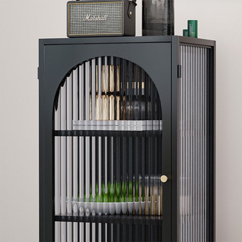 Porte di vetro contemporanee Visualizza un mobile Curio Curio con porta