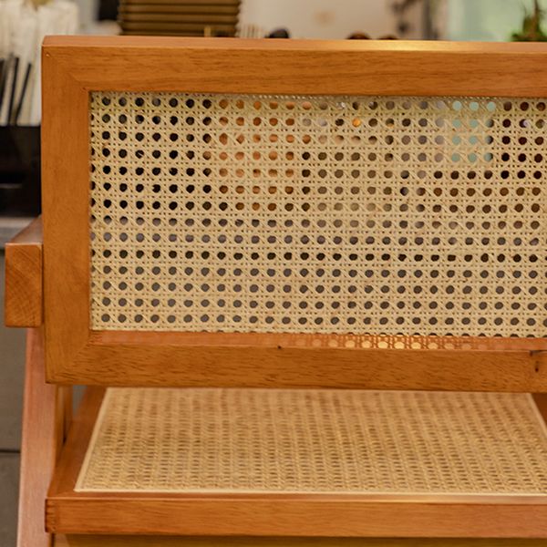 Eigentijdse lage rug vast hout gewapende barkruk met voetsteun