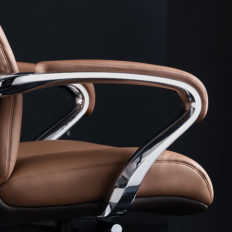 Silla de gerentes giratorios contemporáneos silla ejecutiva de armas acolchadas para la oficina