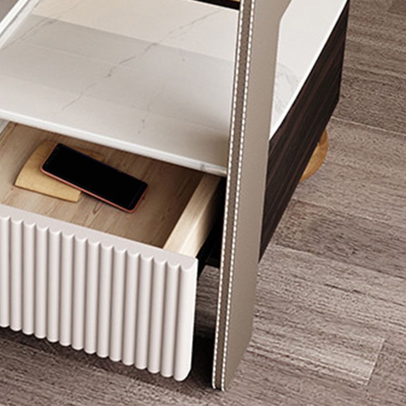 Table de nuit moderne 18 pouces H Top de nuit en bois massif en bois massif en cuir