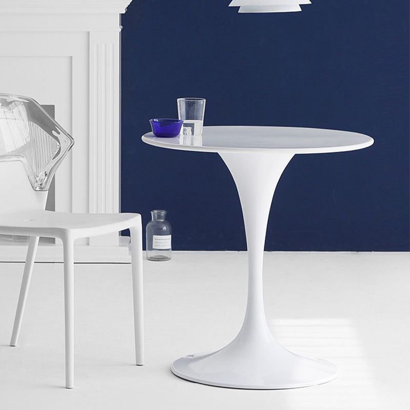 リビングルームラウンドトップダイニングテーブルメタルベース付きコンテンポラリーダイニングテーブル