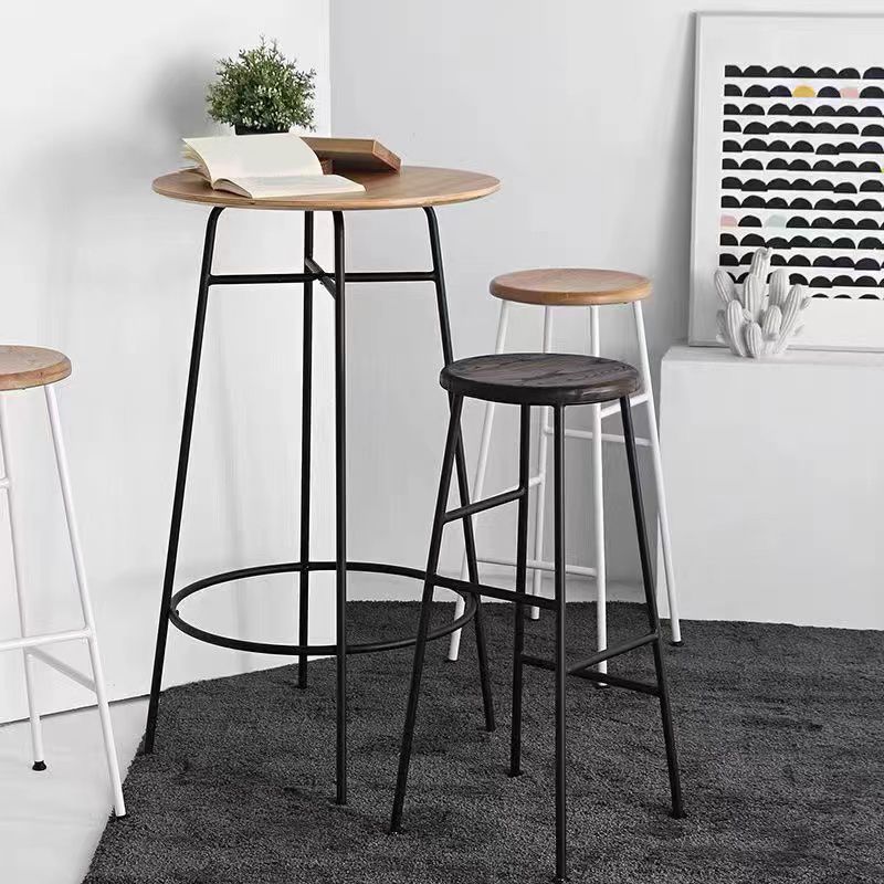 Taburete moderno sin brazo sin espalda de barra de hierro con asiento y pedal para café