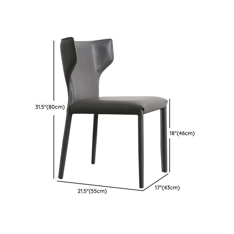 Silla de comedor de cuero y metal sin brazo de forma sintética contemporánea