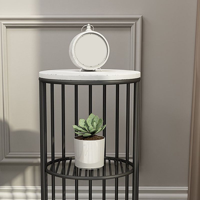 21.65 "Alto Metal Glam Nightstand de almacenamiento Abierto de almacenamiento Bedside Bedside con estantes