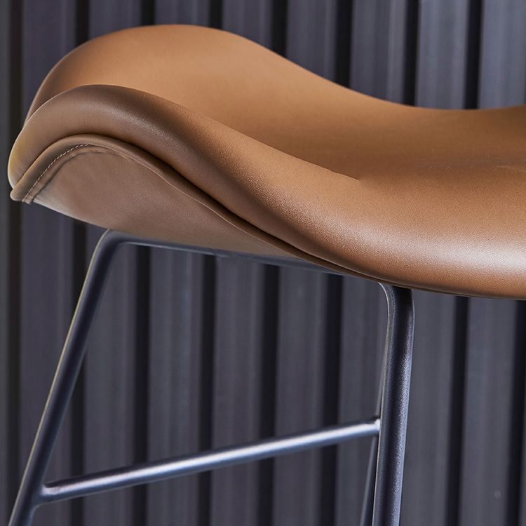 Tabouret de bar en cuir Pu en cuir PU moderne avec des jambes en métal