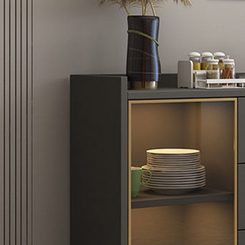 Sideboard in legno ingegnerizzato in stile glam con luci a LED