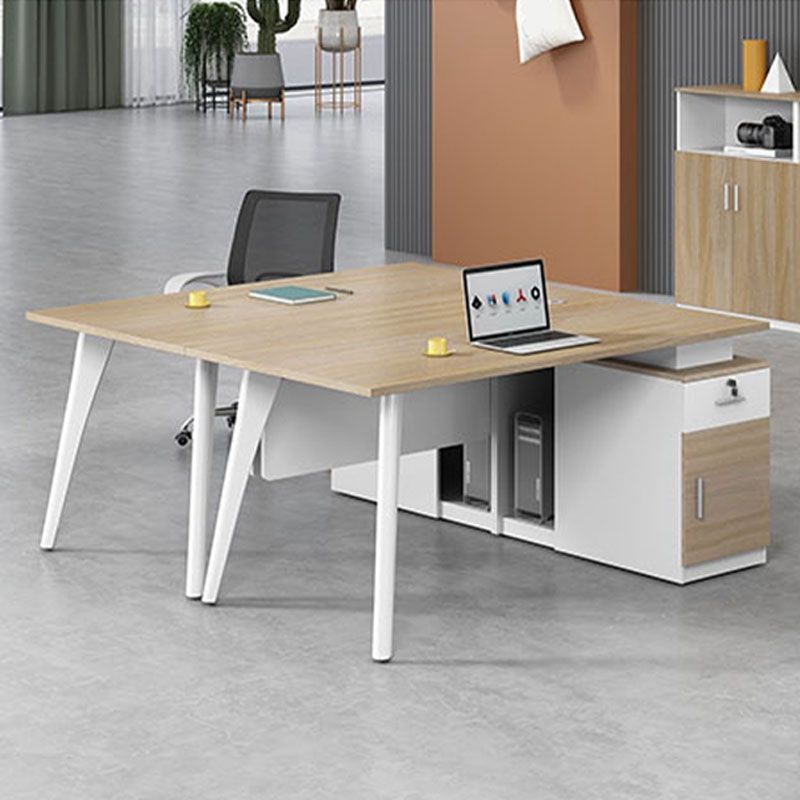 Madera de escritura de oficinas de forma rectangular con patas de metal en natural/marrón