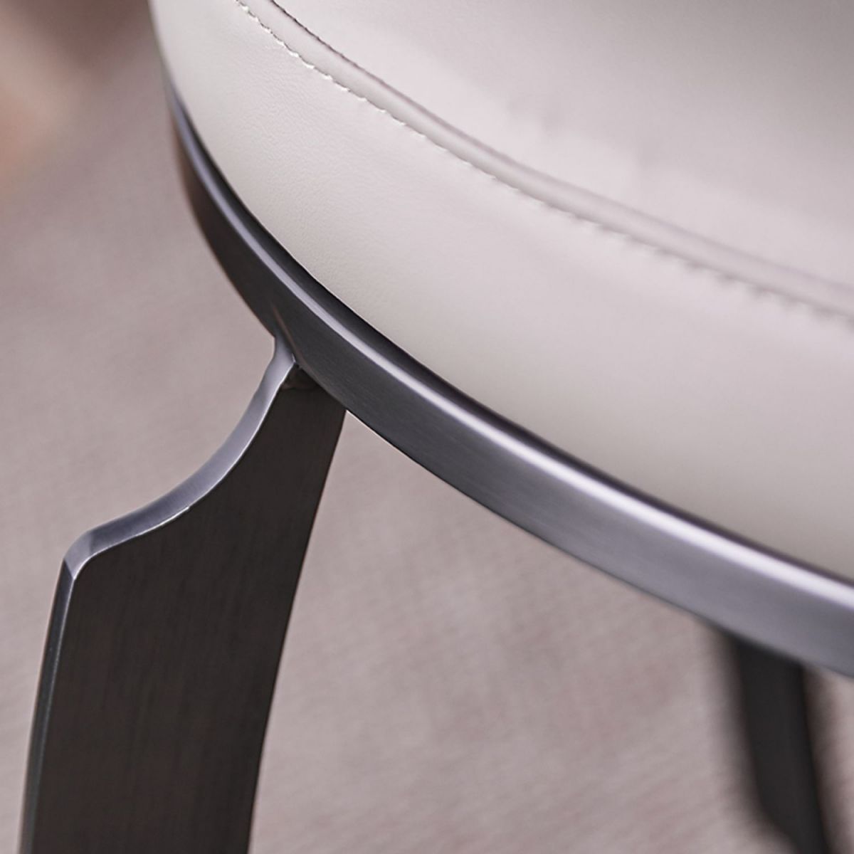 Glam Style Dining Chair Upholstered Arm Chair with Metal Base Clearhalo 'Dining Chairs' 'Dining Tables & Seating' 'dining_chair' 'furn' 'furn_dining_chair' 'Furniture' 'Kitchen & Dining Furniture' 1200x1200_ca920db2-b180-4e5d-b6e2-aafde1e0e235